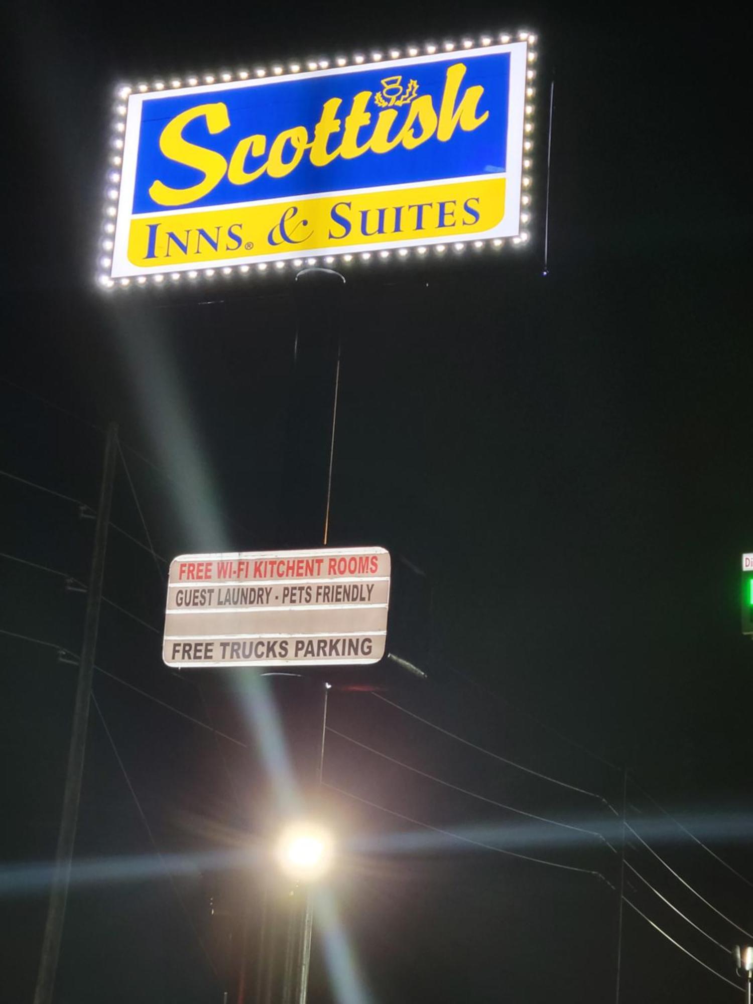 Scottish Inn & Suites Hankamer Экстерьер фото